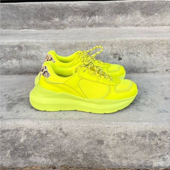 Rebeca Minkoff Sneakers Size 9 NWOT - Picture 5 of 7